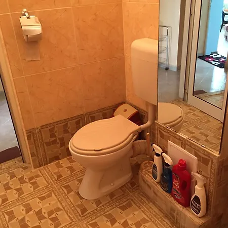 For Rent Vangelova גוצה דלצ'ב